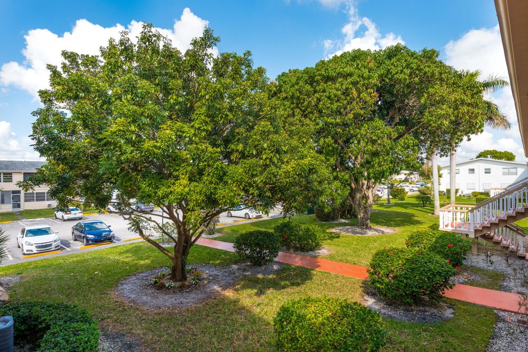 Под контрактом: $74,500 (1 спален, 1 ванн, 684 Квадратных фут)