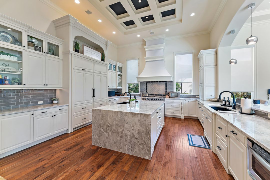 待售: $12,950,000 (5 贝兹, 7 浴室, 8477 平方英尺)