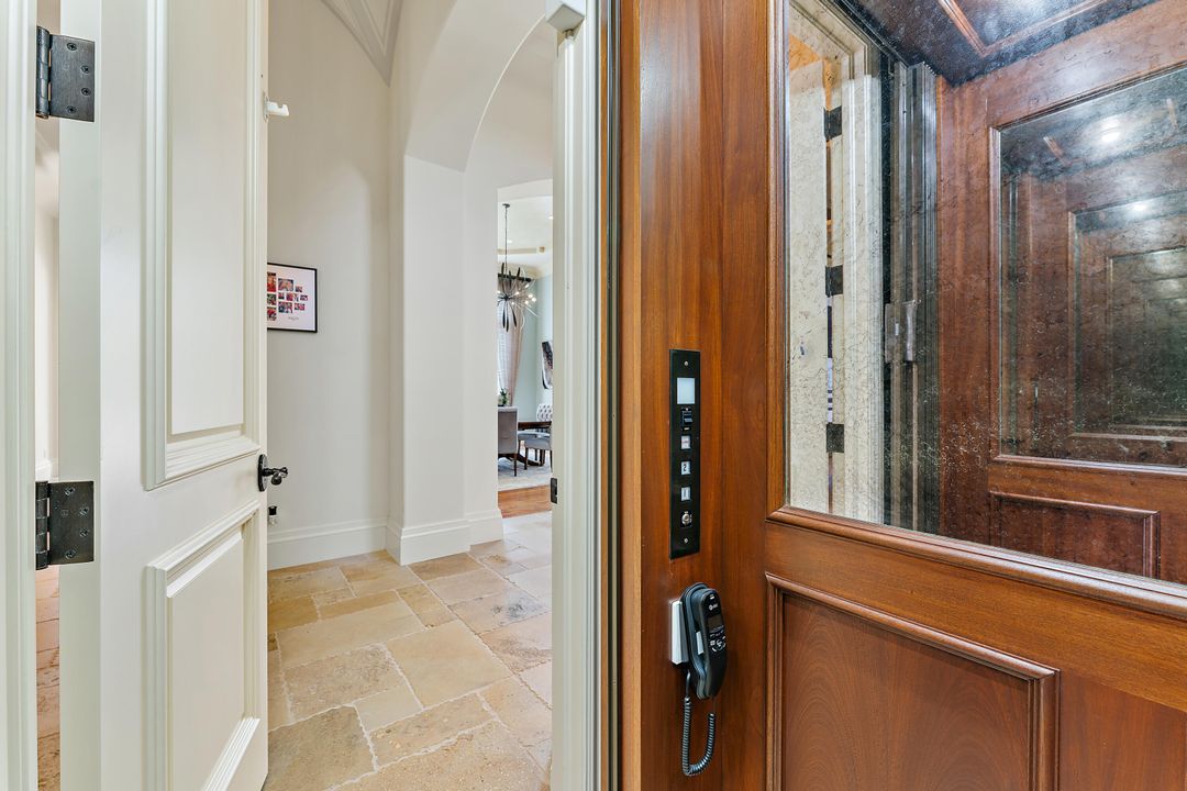 待售: $12,950,000 (5 贝兹, 7 浴室, 8477 平方英尺)