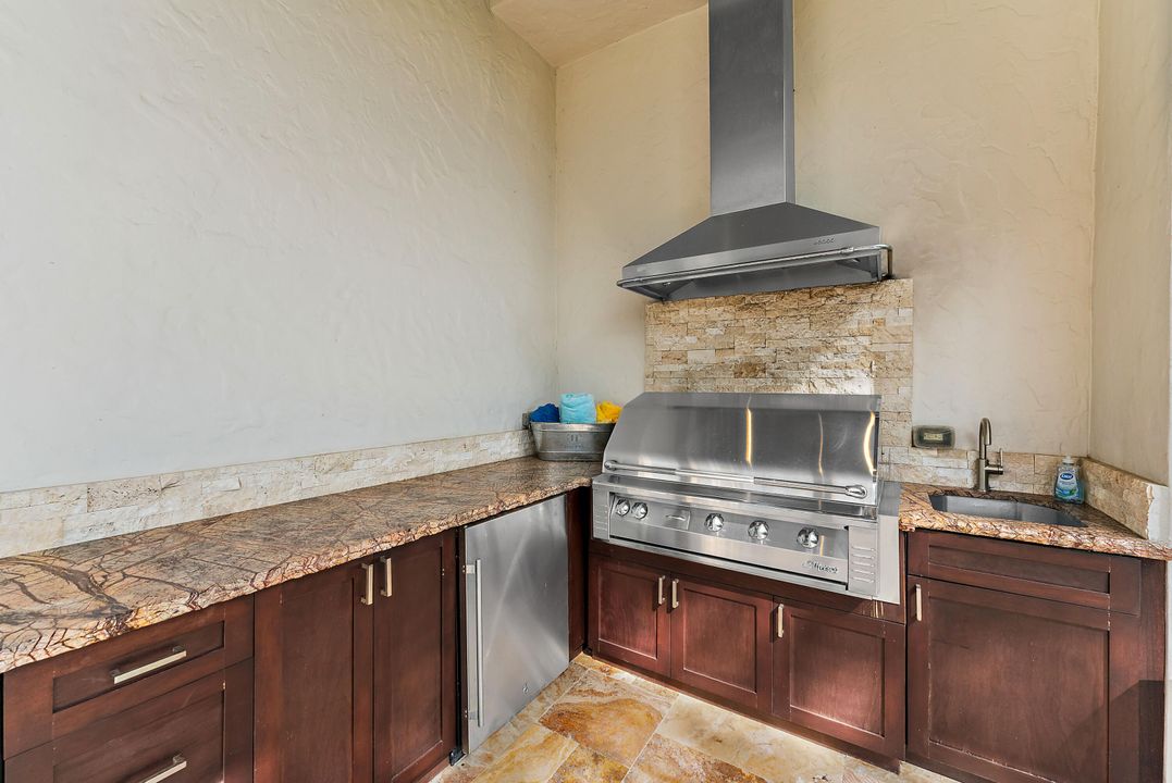 待售: $12,950,000 (5 贝兹, 7 浴室, 8477 平方英尺)