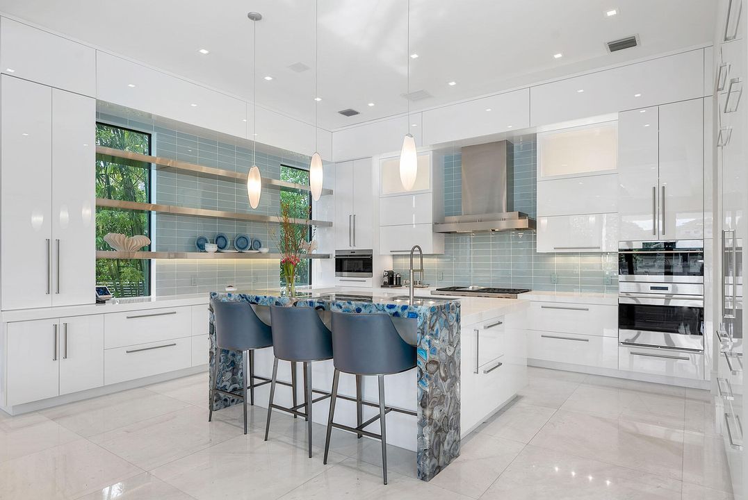 En Venta: $18,500,000 (5 camas, 6 baños, 9116 Pies cuadrados)