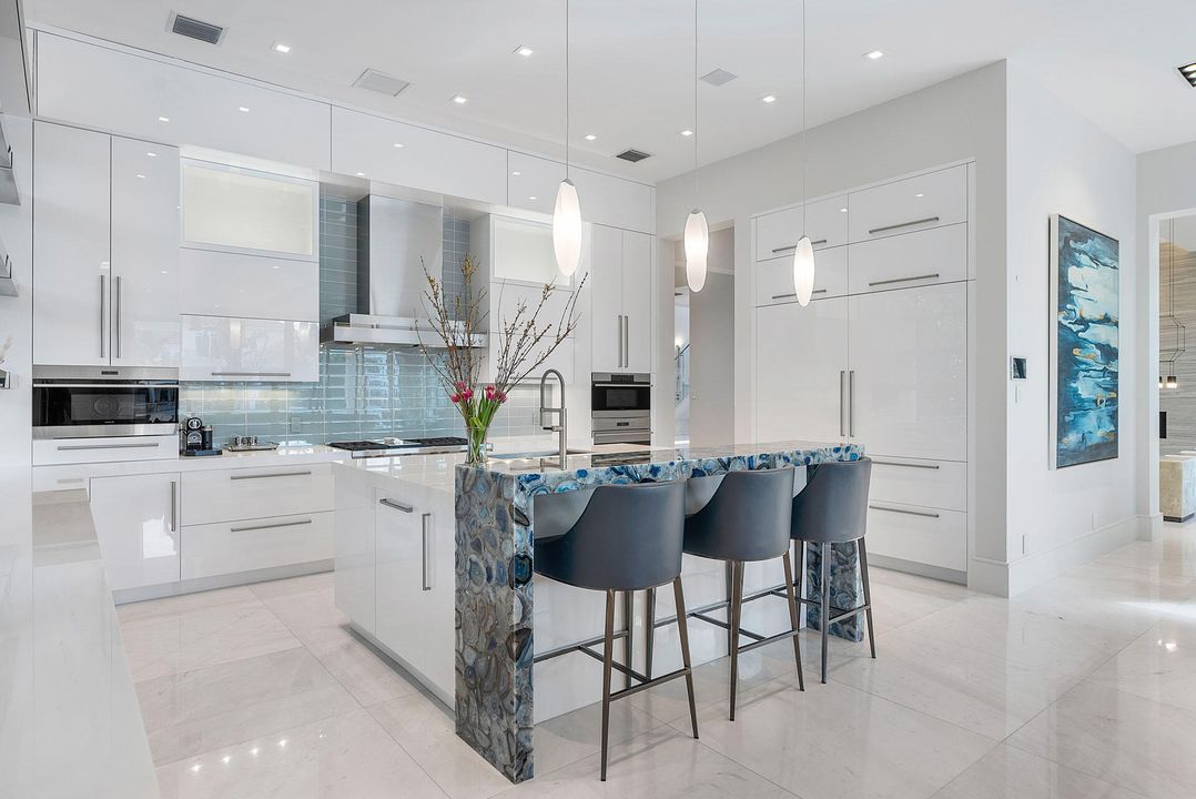 En Venta: $18,500,000 (5 camas, 6 baños, 9116 Pies cuadrados)