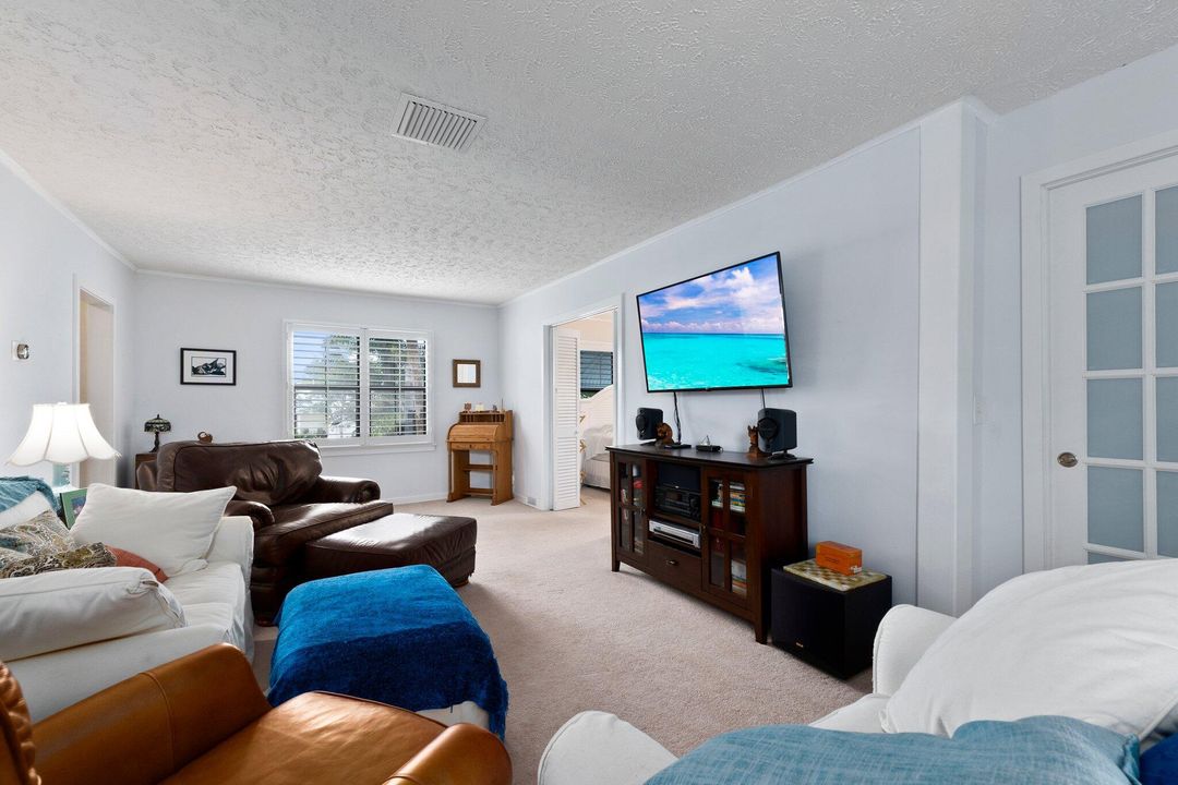 Active With Contract: $549,900 (6 beds, 4 baths, 2956 Square Feet)