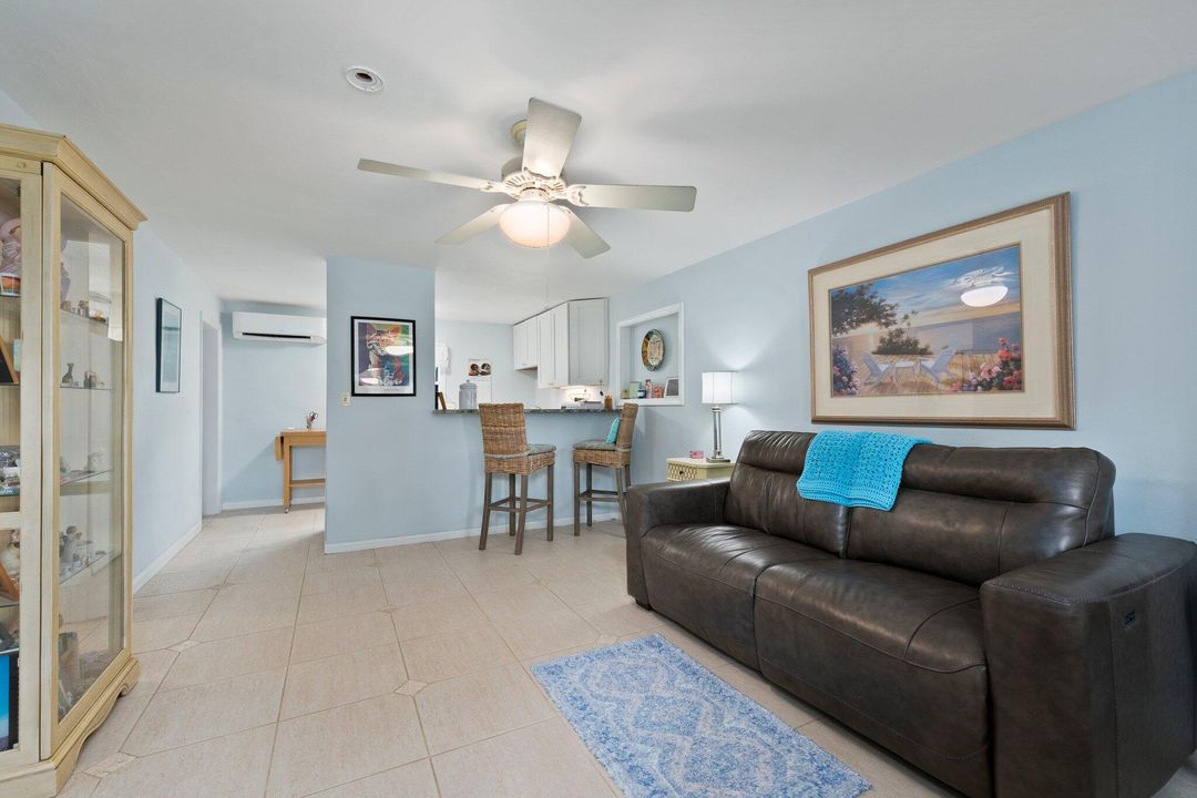 Active With Contract: $549,900 (6 beds, 4 baths, 2956 Square Feet)