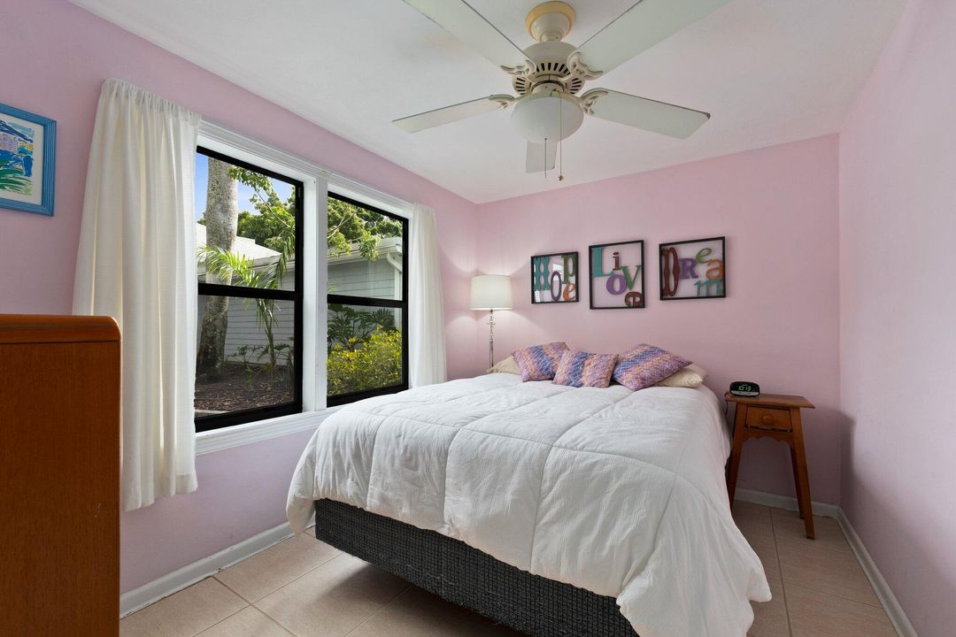 Active With Contract: $549,900 (6 beds, 4 baths, 2956 Square Feet)