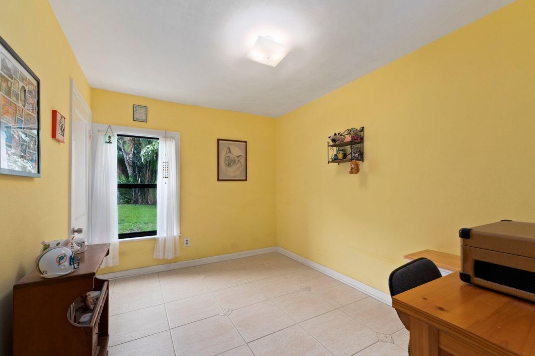 Active With Contract: $549,900 (6 beds, 4 baths, 2956 Square Feet)