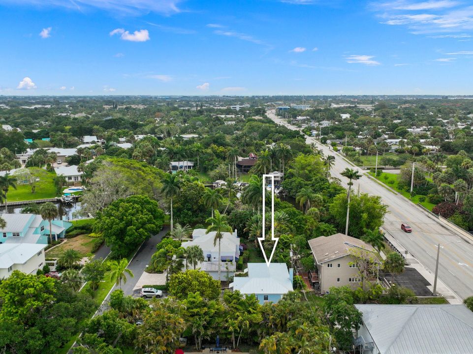 Active With Contract: $549,900 (6 beds, 4 baths, 2956 Square Feet)