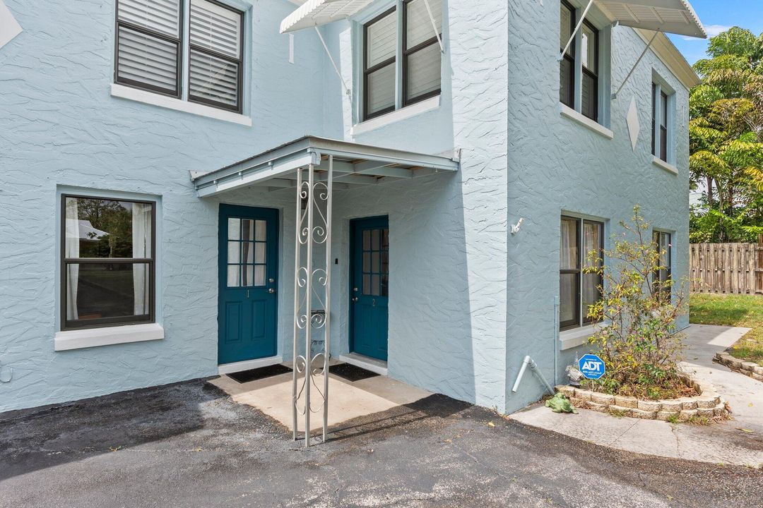 Active With Contract: $549,900 (6 beds, 4 baths, 2956 Square Feet)