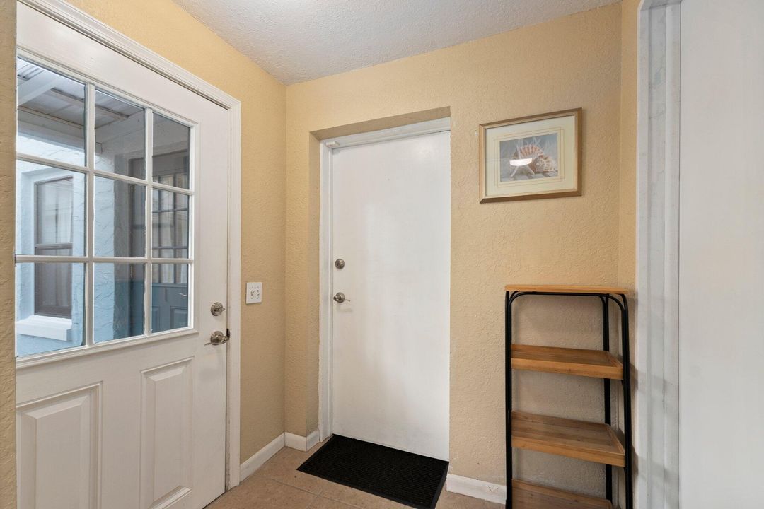 Active With Contract: $549,900 (6 beds, 4 baths, 2956 Square Feet)