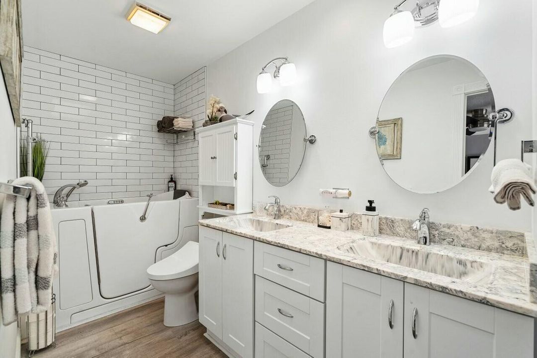 Activo con contrato: $325,000 (2 camas, 2 baños, 1128 Pies cuadrados)