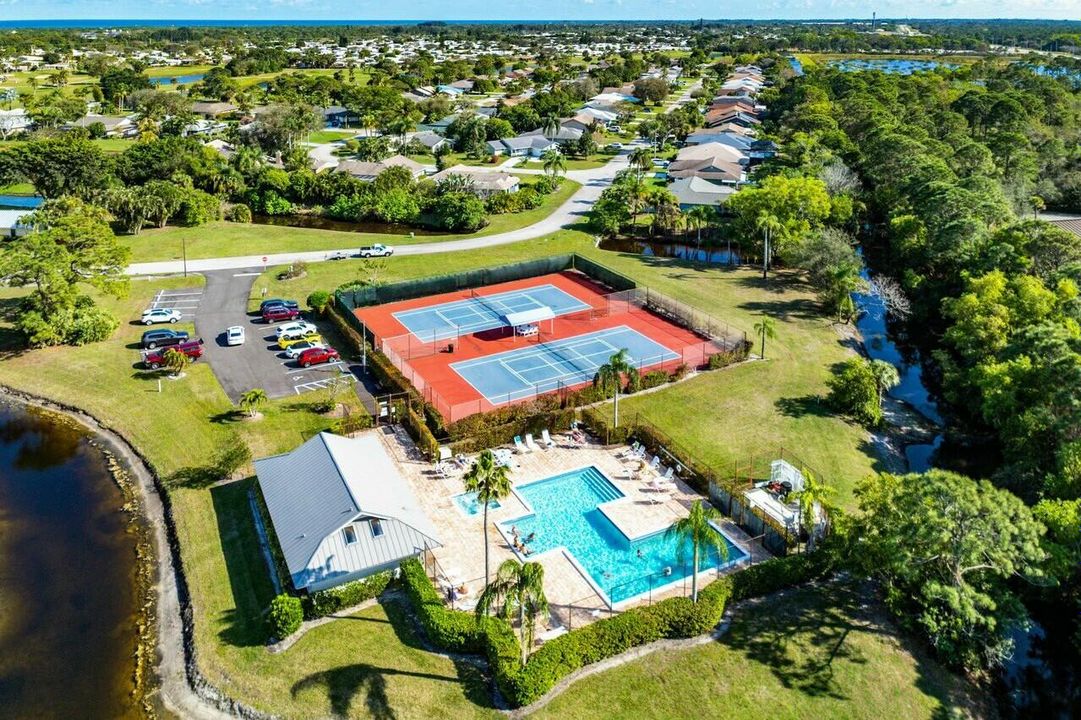 Activo con contrato: $325,000 (2 camas, 2 baños, 1128 Pies cuadrados)