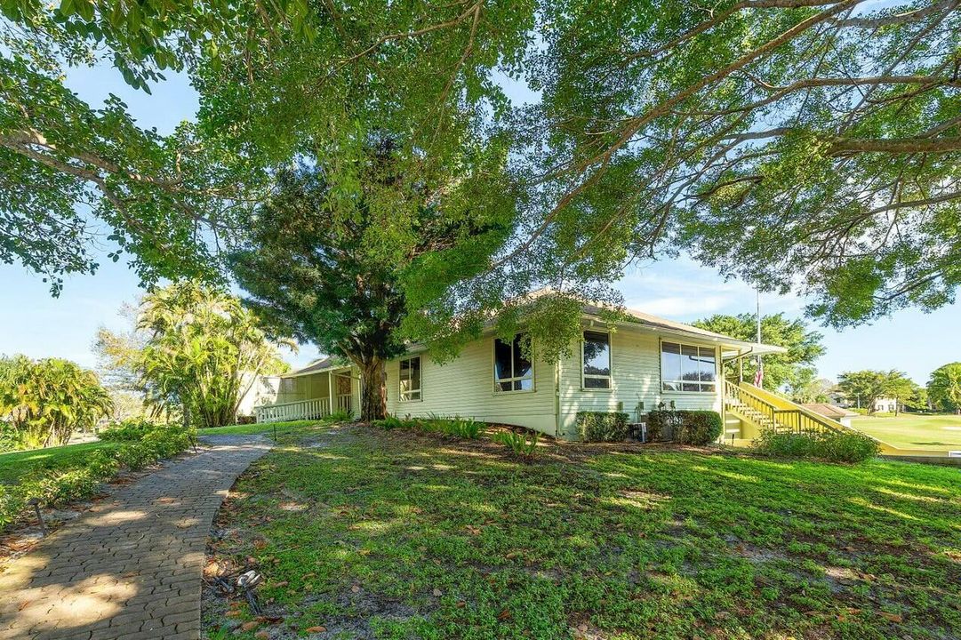 Activo con contrato: $325,000 (2 camas, 2 baños, 1128 Pies cuadrados)