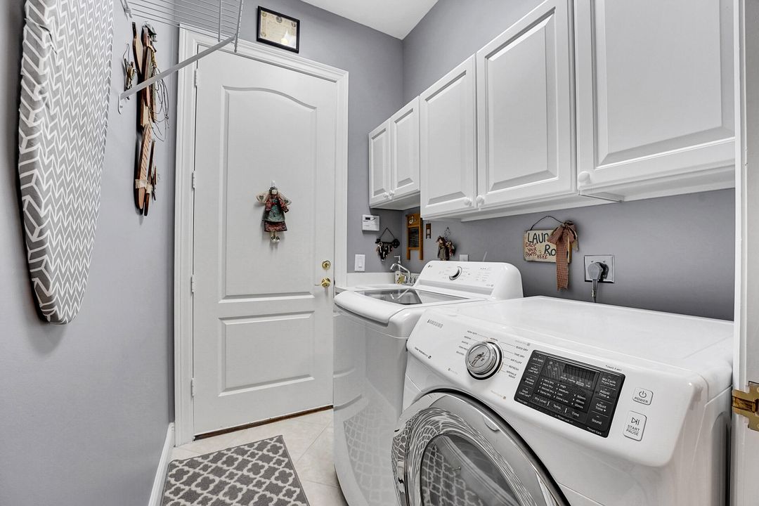 For Sale: $674,000 (3 beds, 3 baths, 2969 Square Feet)