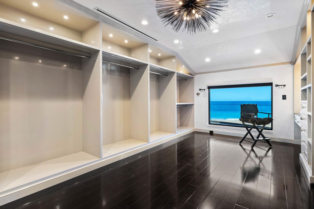 For Sale: $16,495,000 (5 beds, 5 baths, 5883 Square Feet)