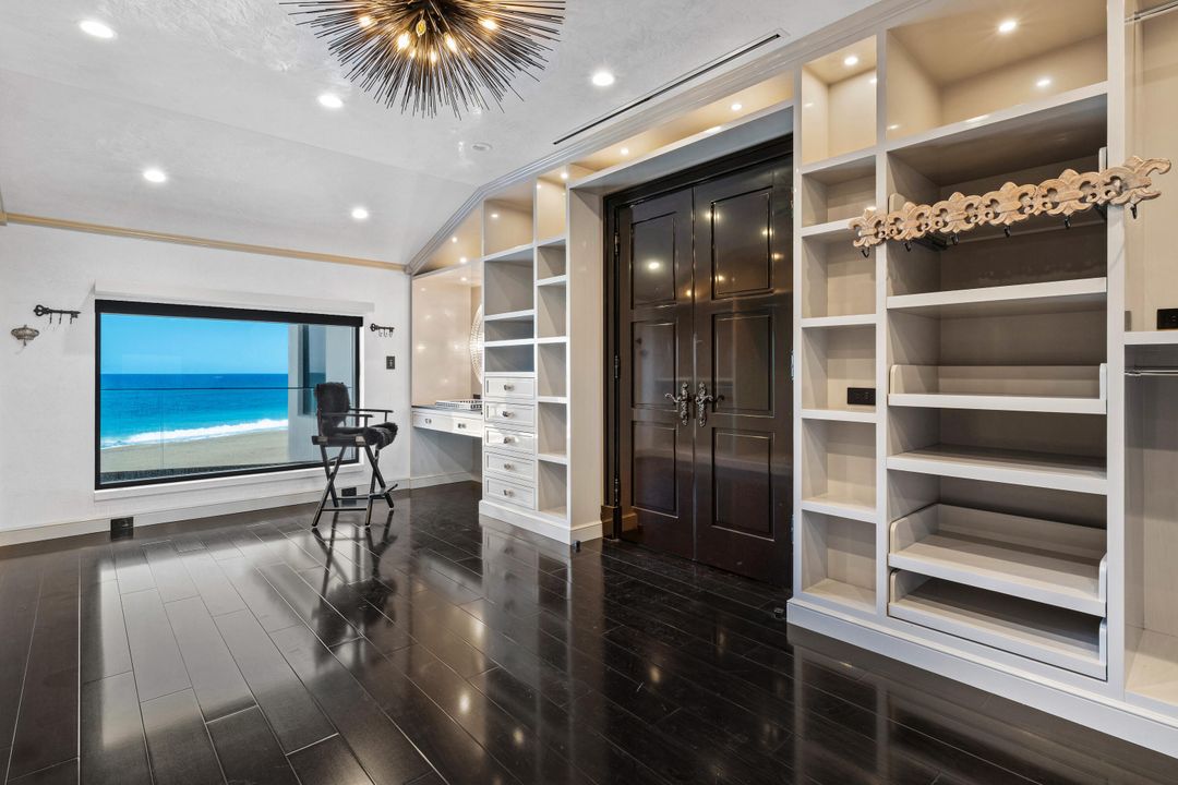 For Sale: $16,495,000 (5 beds, 5 baths, 5883 Square Feet)