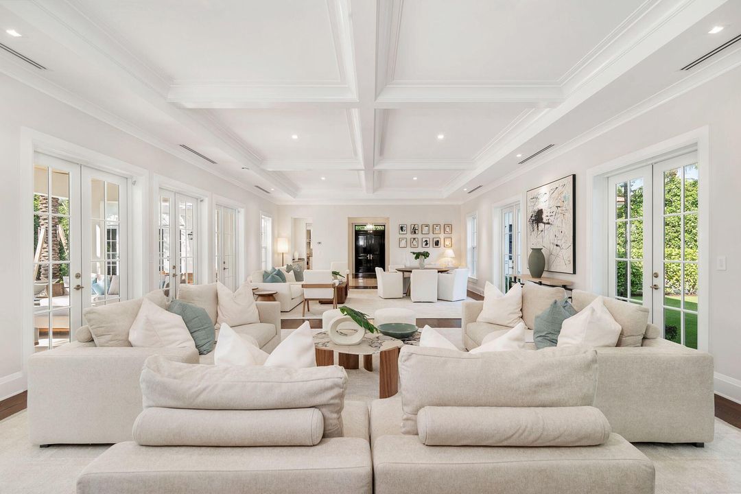 For Rent: $125,000 (4 beds, 6 baths, 7337 Square Feet)