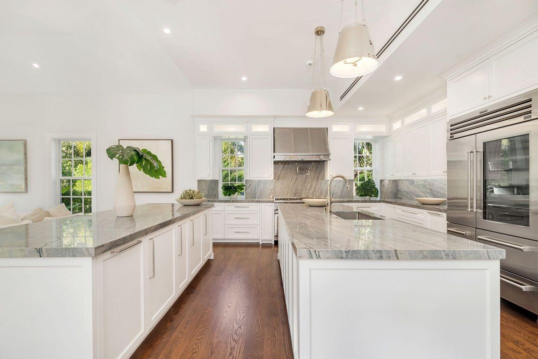 For Rent: $125,000 (4 beds, 6 baths, 7337 Square Feet)