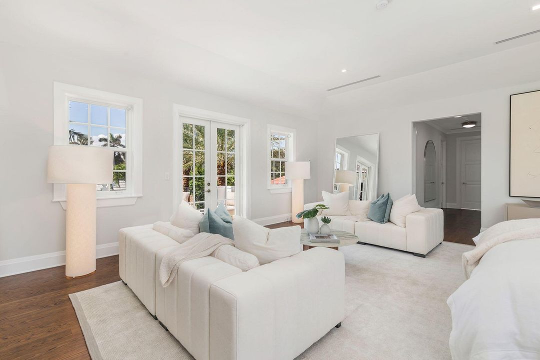 For Rent: $125,000 (4 beds, 6 baths, 7337 Square Feet)