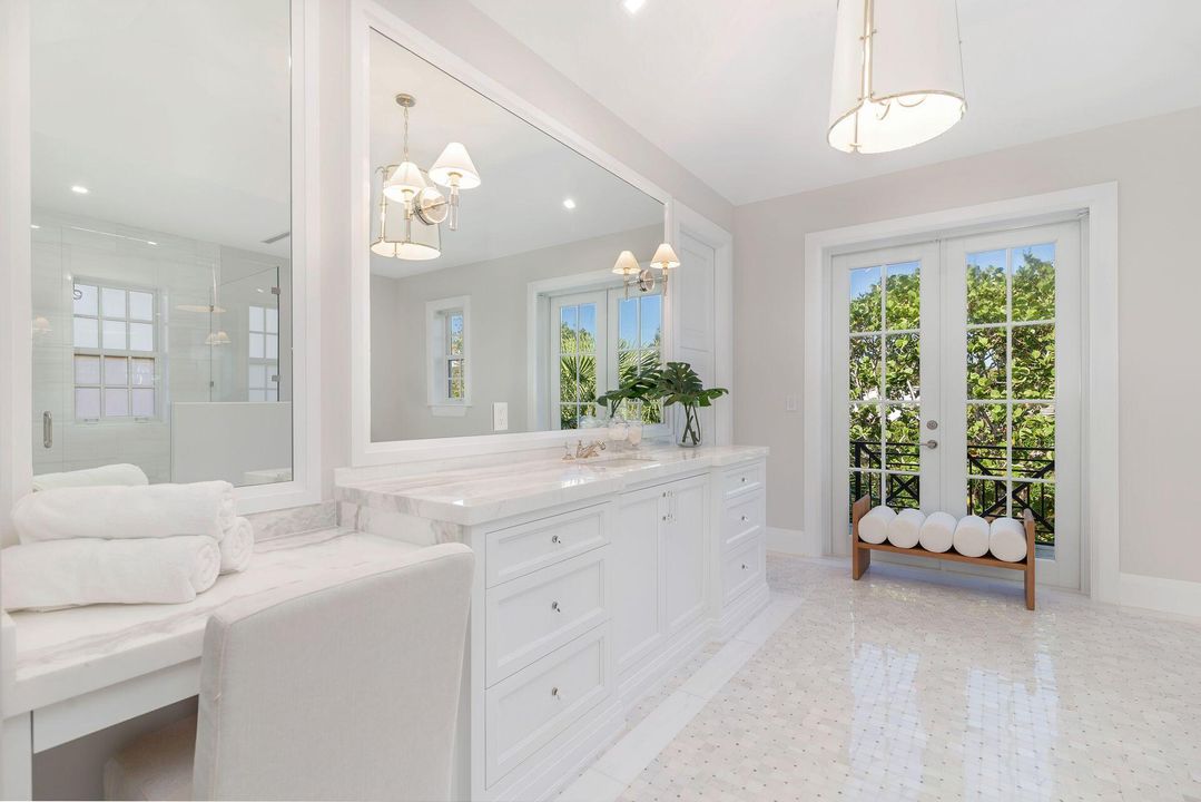 For Rent: $125,000 (4 beds, 6 baths, 7337 Square Feet)