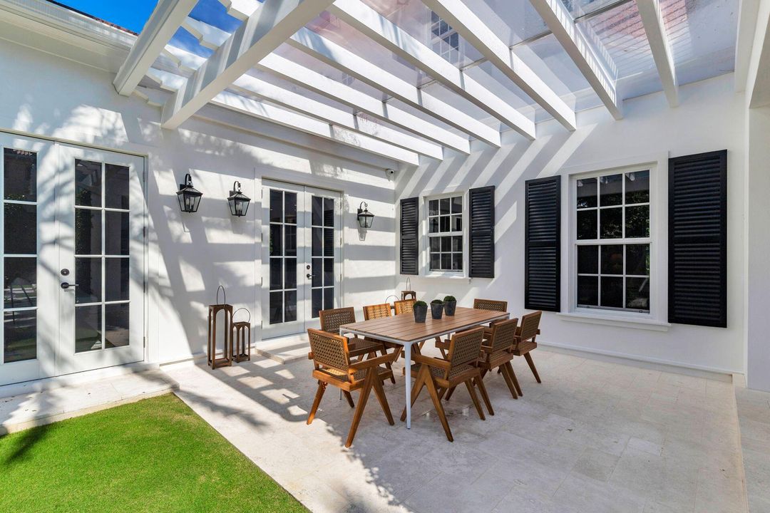 For Rent: $125,000 (4 beds, 6 baths, 7337 Square Feet)