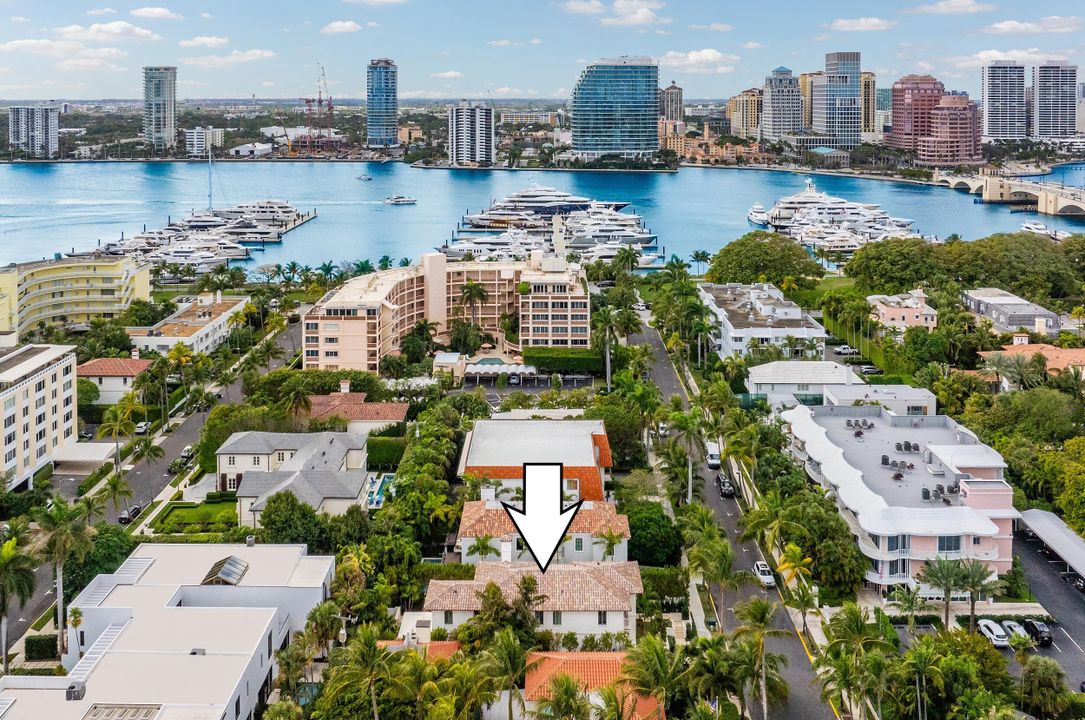 Active With Contract: $13,999,000 (4 beds, 5 baths, 3765 Square Feet)