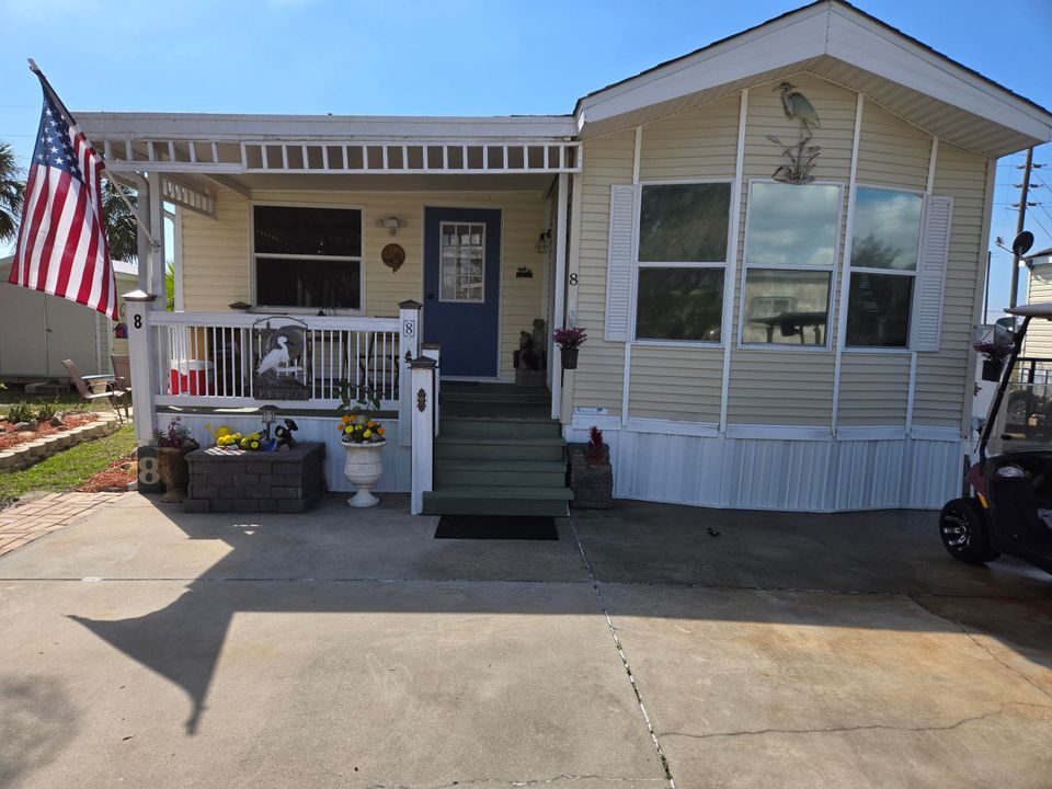 Recently Sold: $119,500 (1 beds, 1 baths, 740 Square Feet)