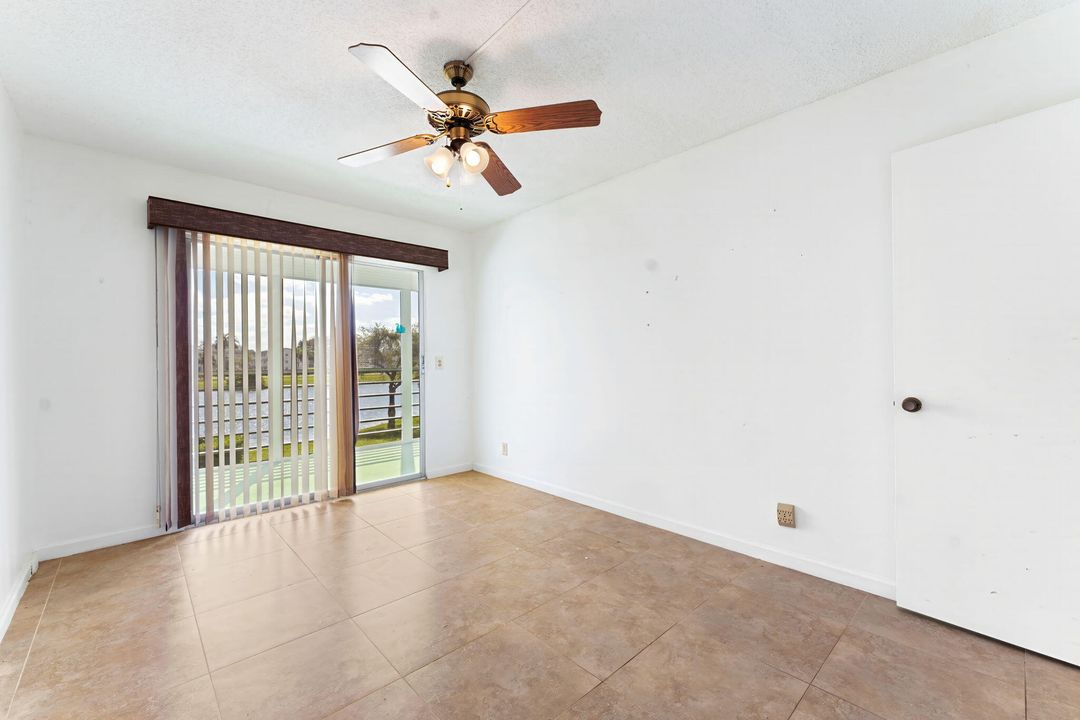 待售: $124,900 (2 贝兹, 2 浴室, 896 平方英尺)