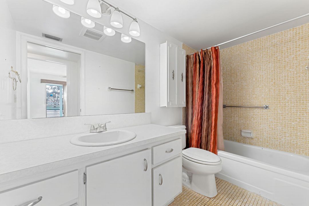 待售: $124,900 (2 贝兹, 2 浴室, 896 平方英尺)