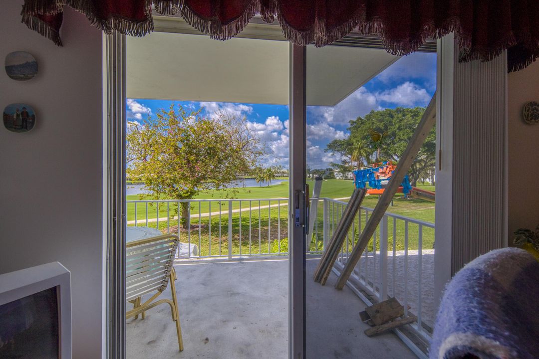 For Sale: $315,000 (2 beds, 2 baths, 1421 Square Feet)