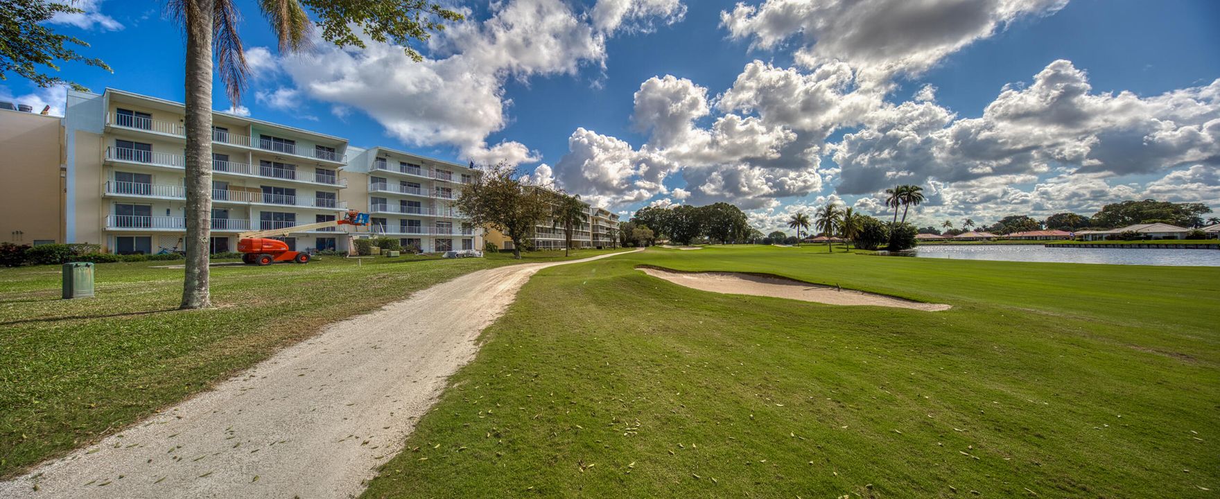 For Sale: $315,000 (2 beds, 2 baths, 1421 Square Feet)