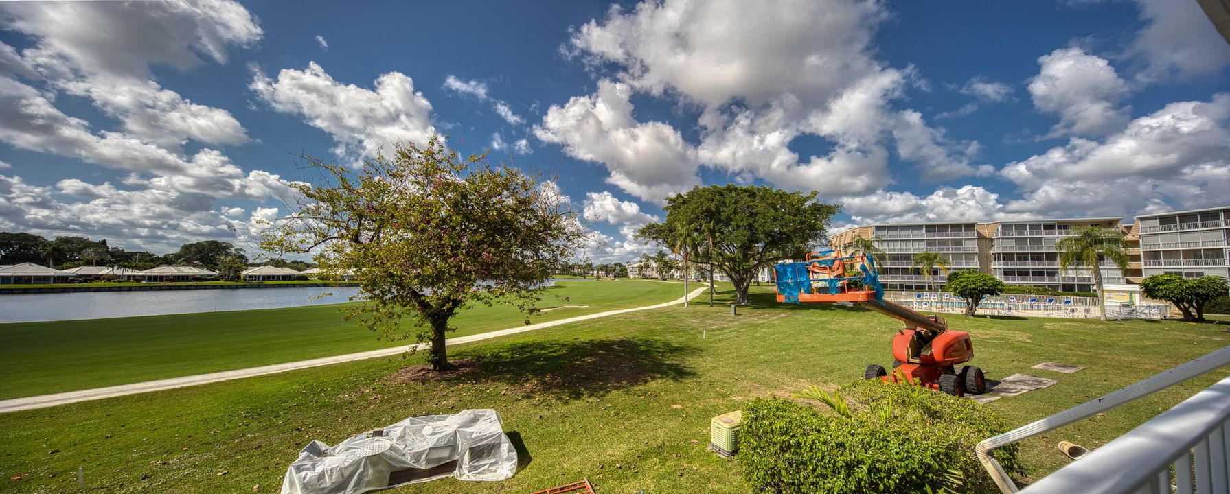 For Sale: $315,000 (2 beds, 2 baths, 1421 Square Feet)