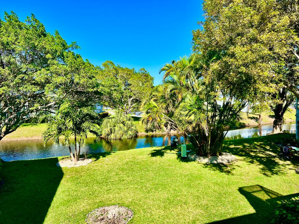 На продажу: $94,900 (1 спален, 1 ванн, 700 Квадратных фут)