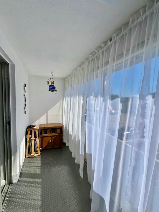 На продажу: $94,900 (1 спален, 1 ванн, 700 Квадратных фут)