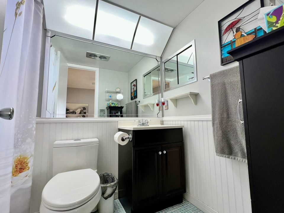 На продажу: $94,900 (1 спален, 1 ванн, 700 Квадратных фут)