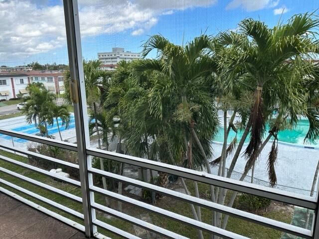 Active With Contract: $126,500 (2 beds, 2 baths, 950 Square Feet)