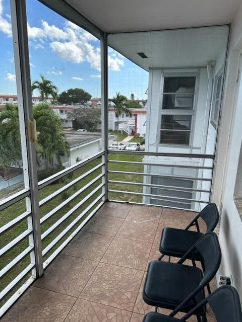 Active With Contract: $126,500 (2 beds, 2 baths, 950 Square Feet)