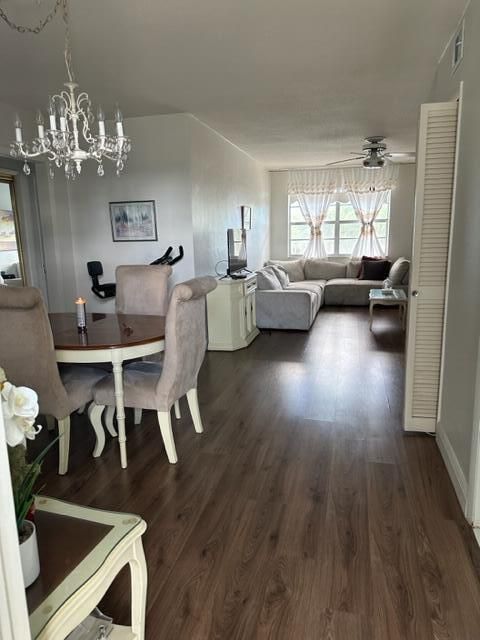 Active With Contract: $126,500 (2 beds, 2 baths, 950 Square Feet)