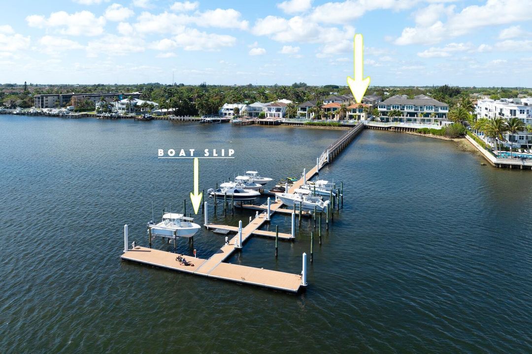 合同活跃: $3,900,000 (5 贝兹, 6 浴室, 4879 平方英尺)