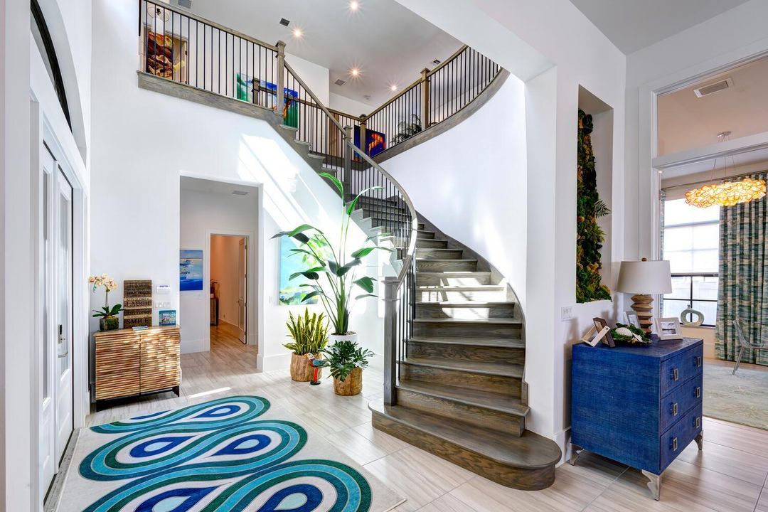 合同活跃: $3,900,000 (5 贝兹, 6 浴室, 4879 平方英尺)