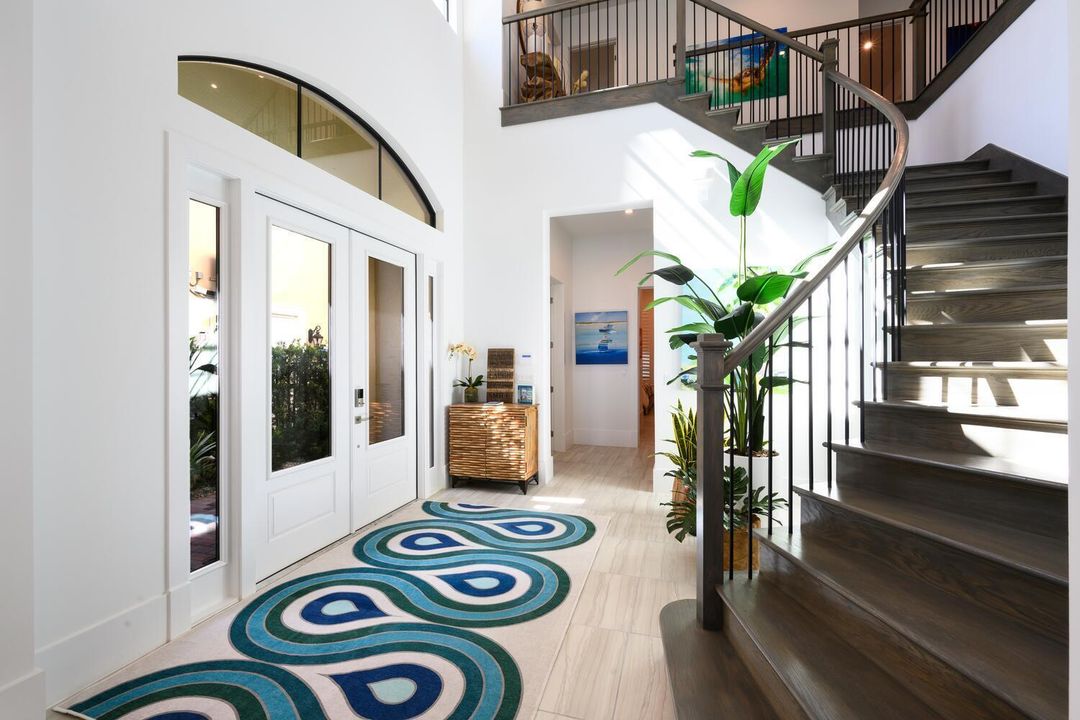 合同活跃: $3,900,000 (5 贝兹, 6 浴室, 4879 平方英尺)