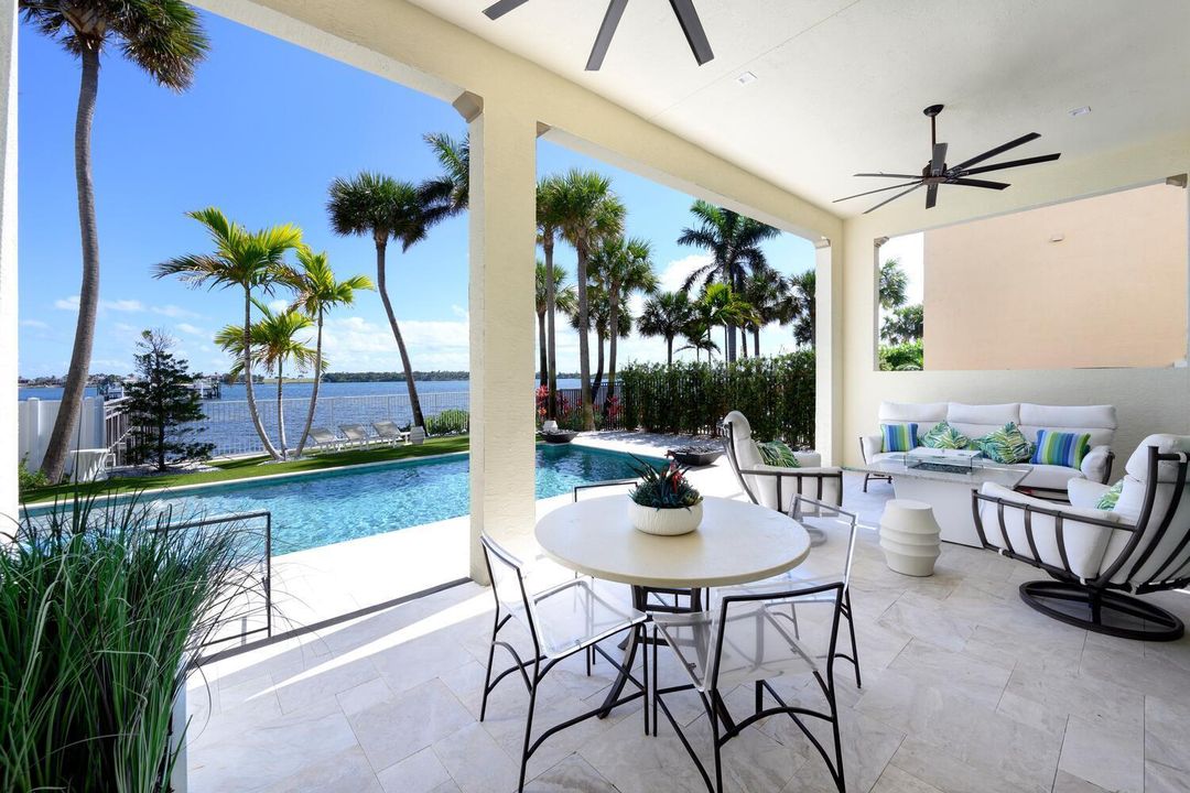 合同活跃: $3,900,000 (5 贝兹, 6 浴室, 4879 平方英尺)