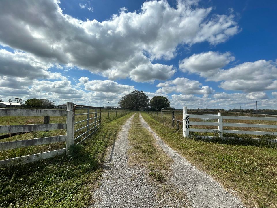 For Sale: $495,000 (3 beds, 2 baths, 3593 Square Feet)