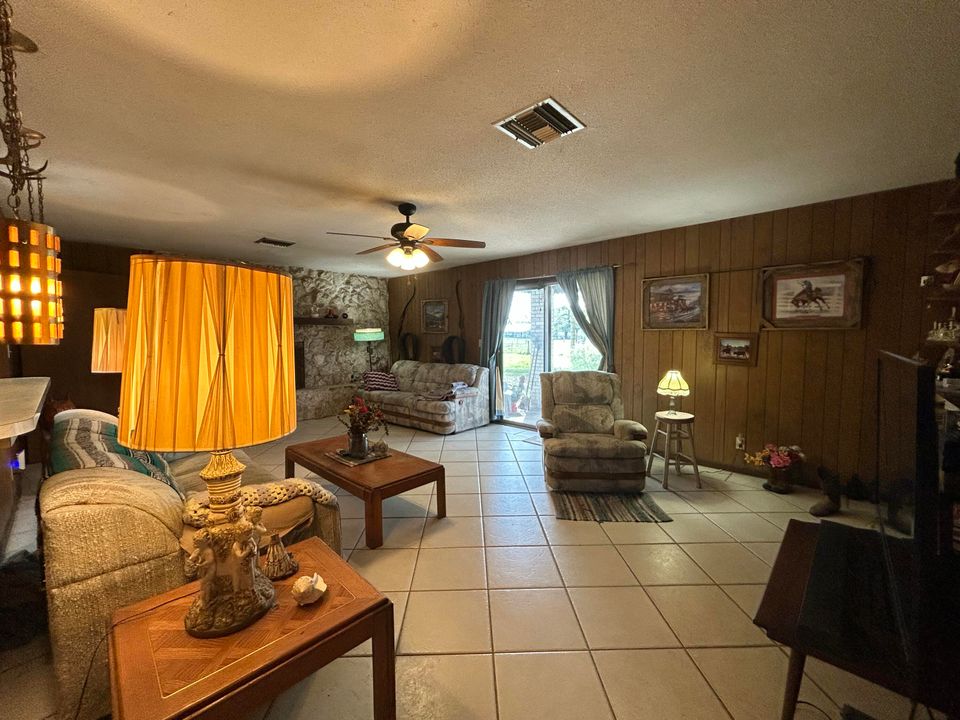 For Sale: $495,000 (3 beds, 2 baths, 3593 Square Feet)