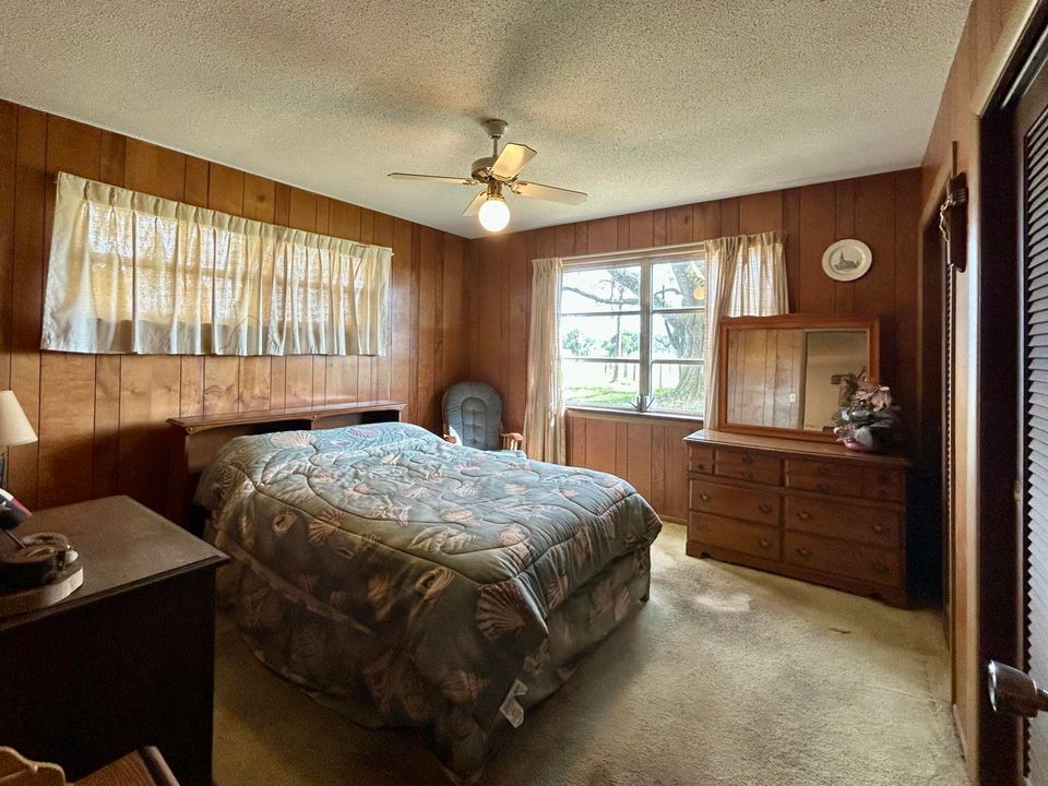 For Sale: $495,000 (3 beds, 2 baths, 3593 Square Feet)