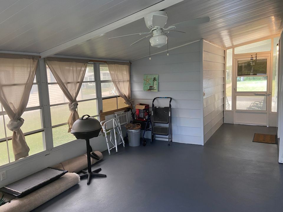 待售: $87,000 (2 贝兹, 2 浴室, 1250 平方英尺)