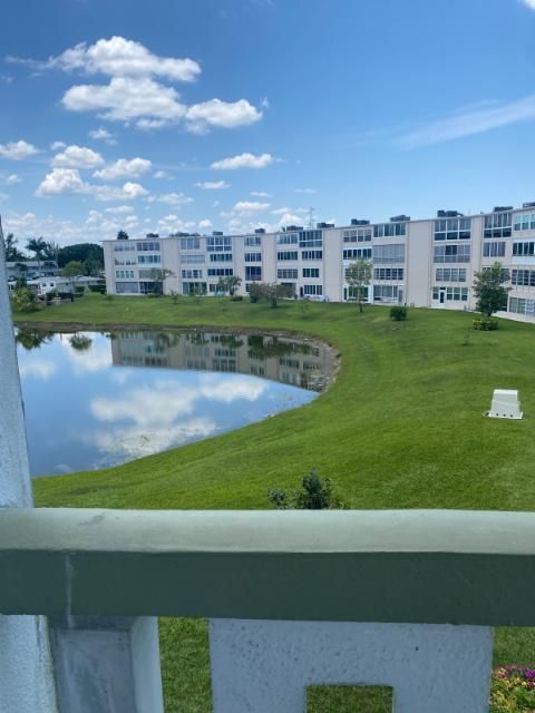 最近售出: $200,000 (2 贝兹, 2 浴室, 1062 平方英尺)