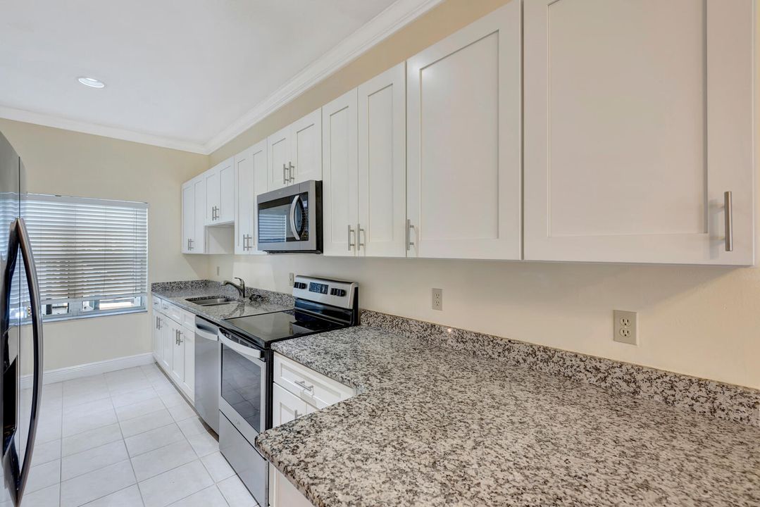 待售: $1,995,000 (0 贝兹, 0 浴室, 4452 平方英尺)