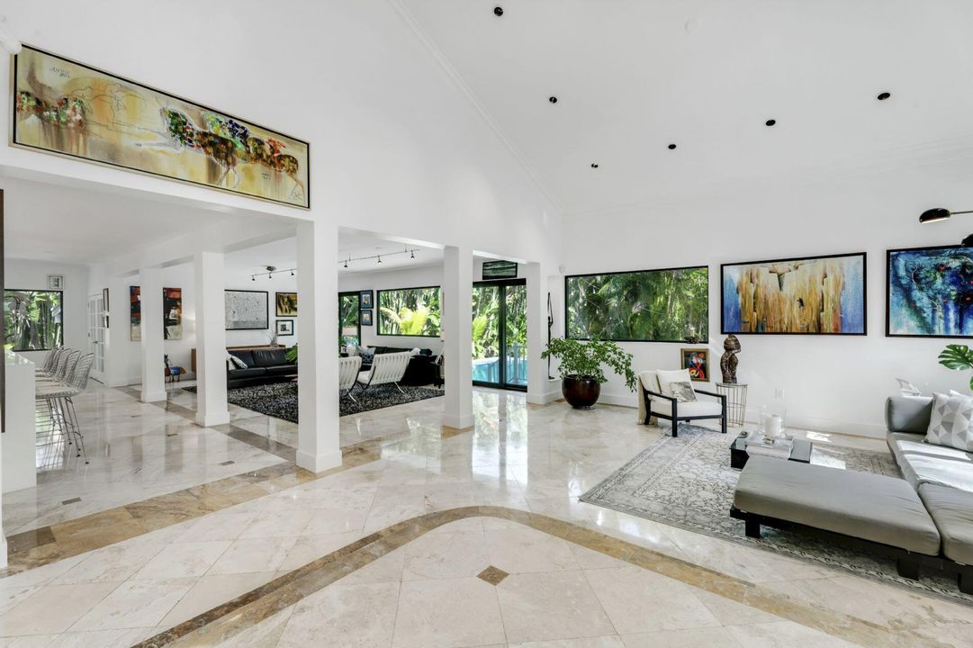 For Sale: $4,275,000 (7 beds, 5 baths, 6014 Square Feet)