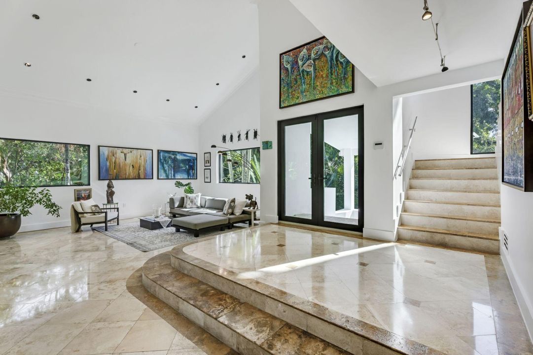 For Sale: $4,275,000 (7 beds, 5 baths, 6014 Square Feet)