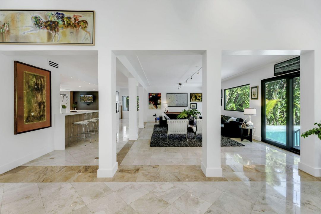For Sale: $4,275,000 (7 beds, 5 baths, 6014 Square Feet)